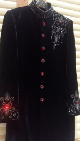 Velvet sherwani used just one time Available for sale