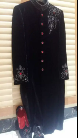 Velvet sherwani used just one time Available for sale