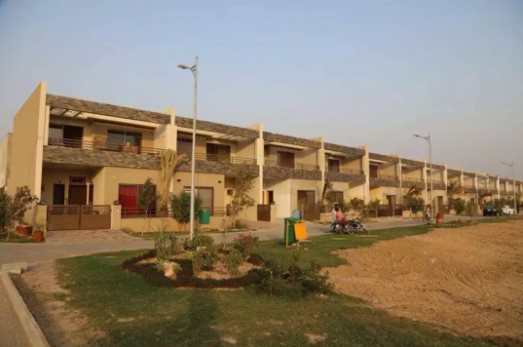 5 Marla plot Available for Sale in Lahore