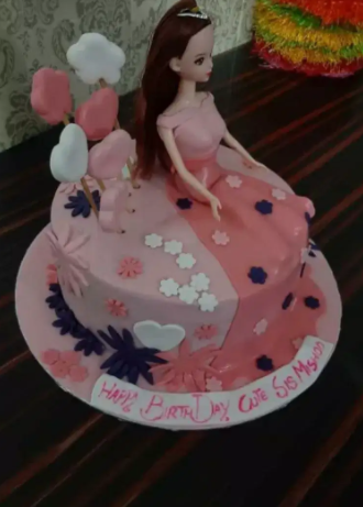 New Customized fresh Designer cakes available 850 per Pound for sale