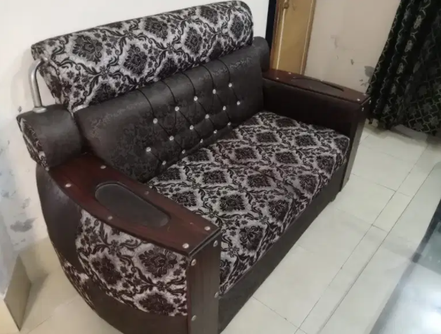 6 seater sofa Available for sale
