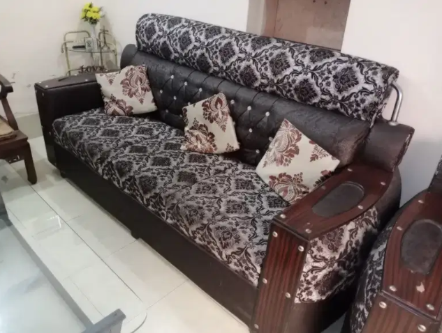 6 seater sofa Available for sale
