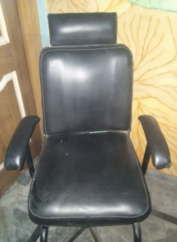 Makeup chair Available for sale