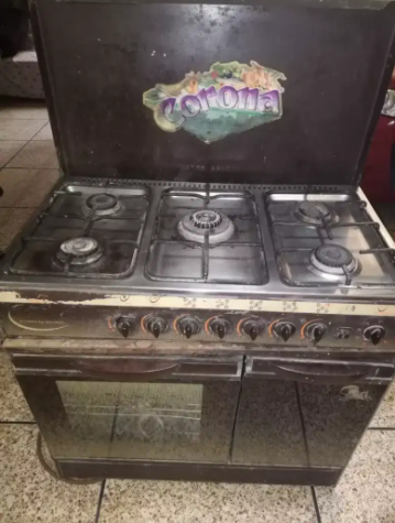Corona cooking range Available for sale