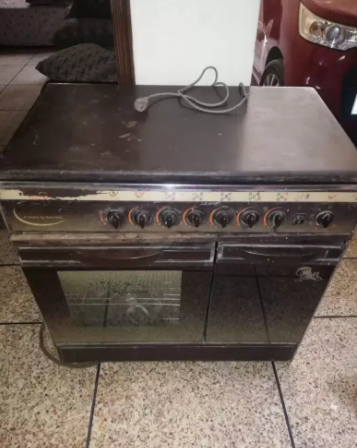 Corona cooking range Available for sale