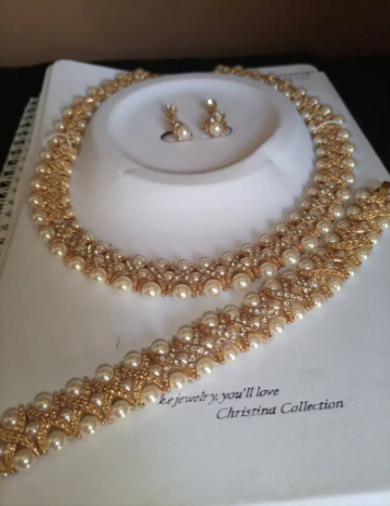 Unique imported Jewelry on sale price Available for Sale in Chakwal
