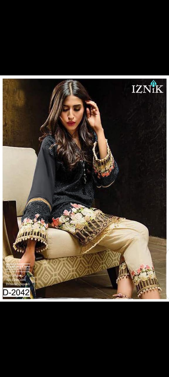 *iznik Hit Code Available on Fine quilty linen Embroidery