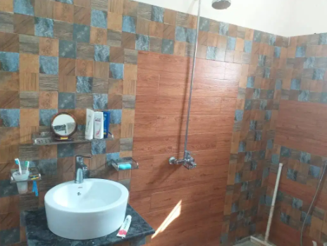 8 Marla Main Boulevard House is available for sale in bahria orchard