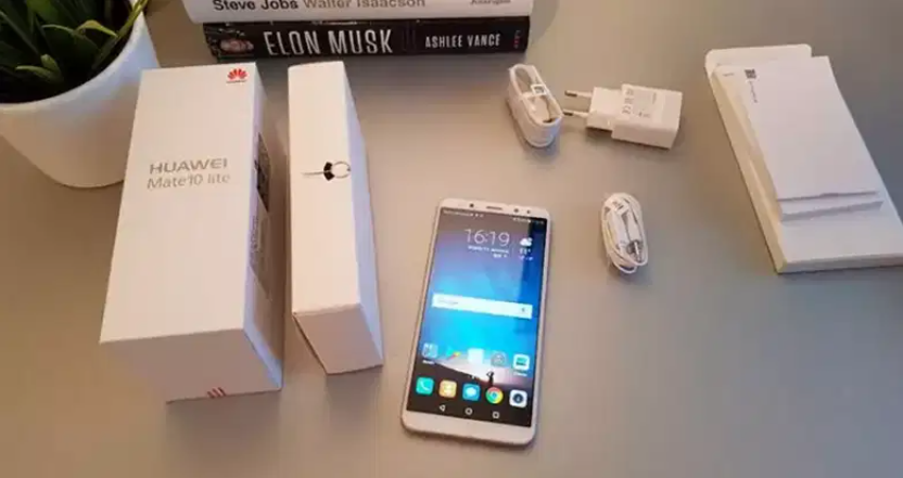 White Huawei Mate 10 Lite 4/64gb Smartphone For Sale in Gujranwala
