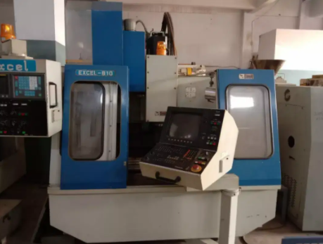 CNC machining center Available for sale in Gujranwala