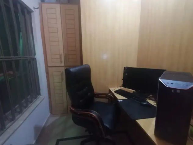 Office chair Available for sale