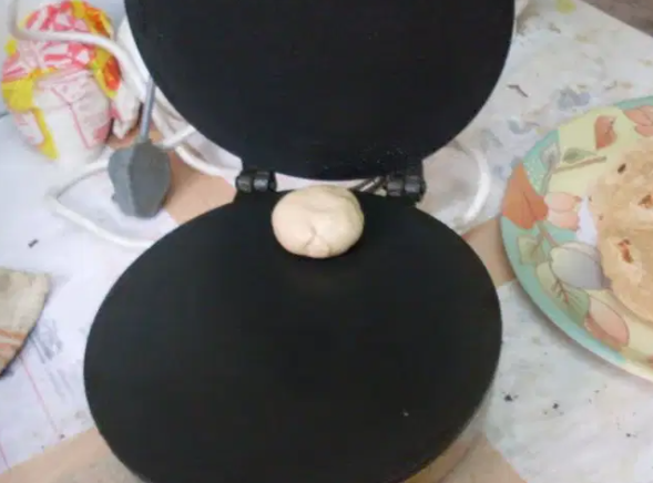 Electric Roti Maker Available For sale