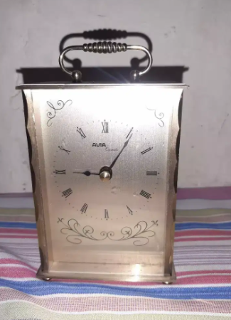 Antique clock for Home Decoration Available for Sale in Multan