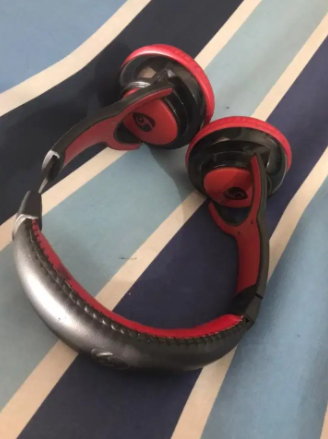 Head phone in Black and Red Color Available for Sale in Gujranwala