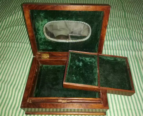 Antique vintage jewelry box Available for sale