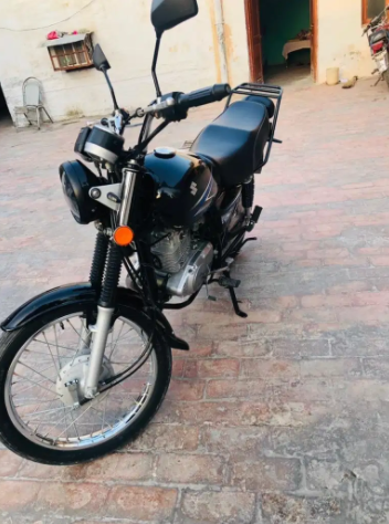 New Suzuki GS150 in Black Color Available for Sale in Kohat