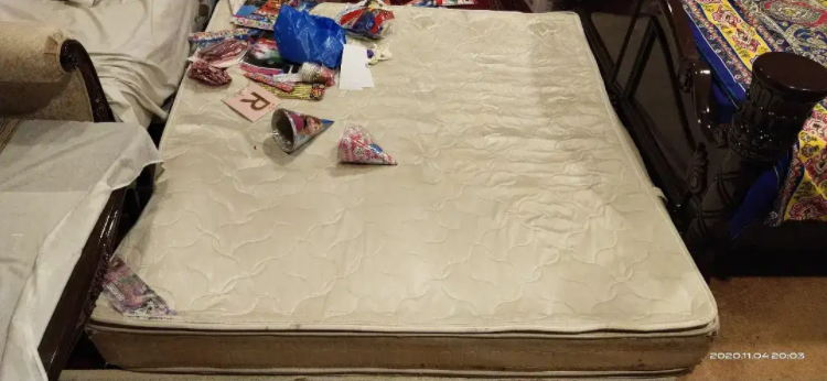 Diamond Spring Matress King Size 10inch height Available for Sale