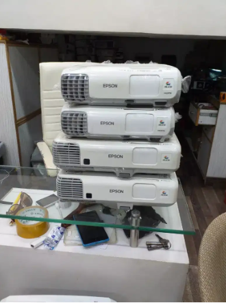 Multimedia Projectors for sale in 12000
