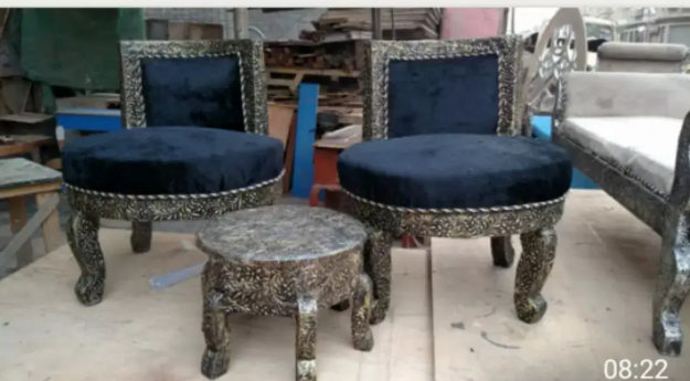 New Chairs round silver gold Available for Sale in Ghizer
