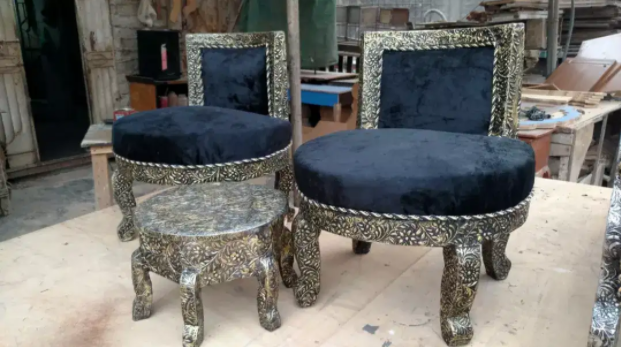 New Chairs round silver gold Available for Sale in Ghizer
