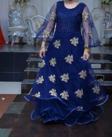Full long maxi Available for urgent sale