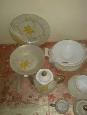 Dinner set for 8 person Available for sale