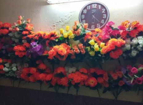 Artificial Flowers Decoration Pieces  New and Good Quality Available for Sale