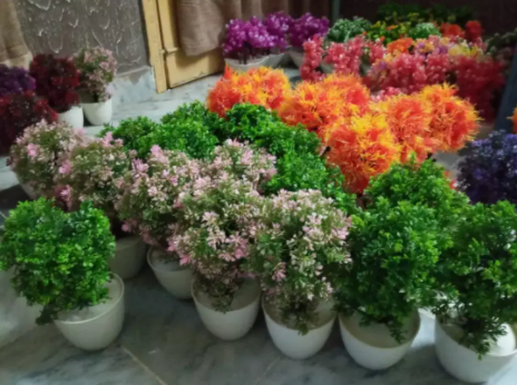 Artificial Flowers Decoration Pieces  New and Good Quality Available for Sale