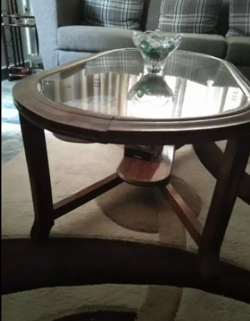 Center Chinese table Available for sale