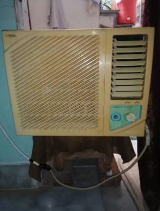 0.75/ton window ac. Please read ad.