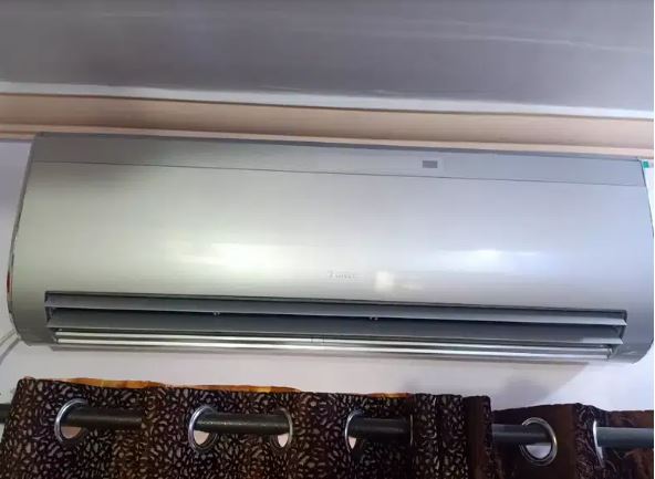 Dhamaka Offer GREE AC 2017 Model 10/10 condition