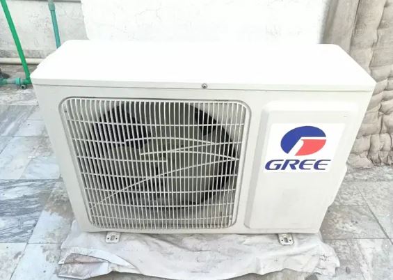 Dhamaka Offer GREE AC 2017 Model 10/10 condition