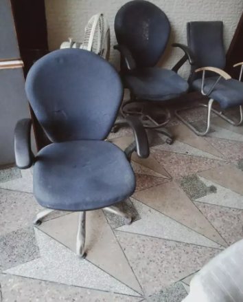 Office furniture chairs Available for sale