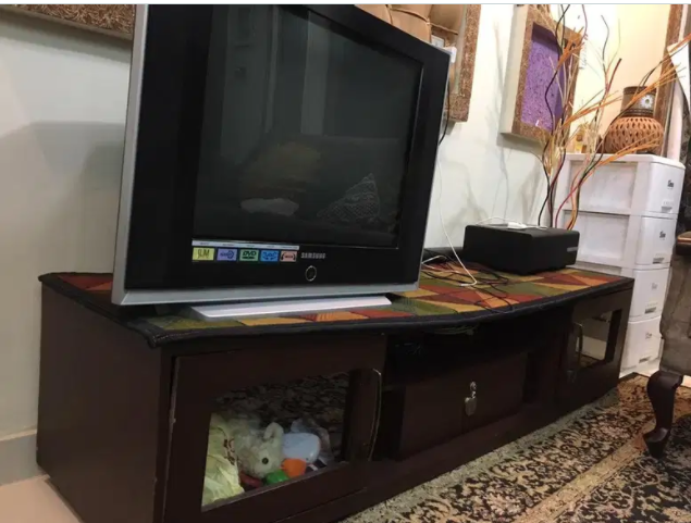 29’’ Slimt Fit Samsung original Tv with Trolley Available for sale