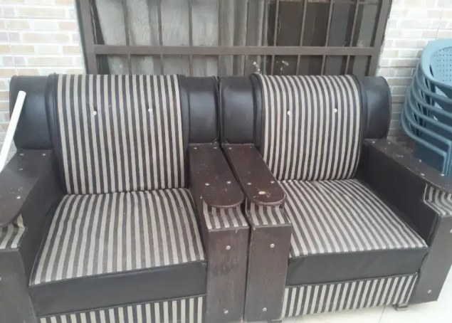 5 seater Sofa set Available for sale