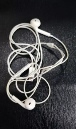 iPhone apple handsfree Available for sale