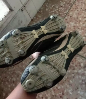 Under Armoire original Toe shoes for footballer Available for slae