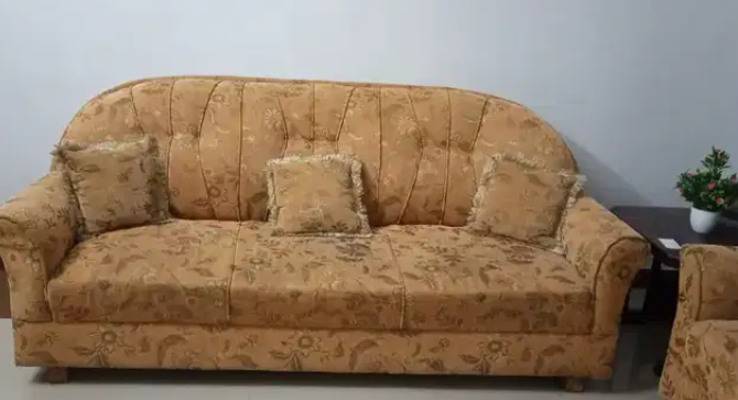 5 seater Sofa set Available for sale in Rawalpindi