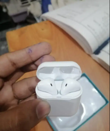 Generation 2 apple airpods Available for sale