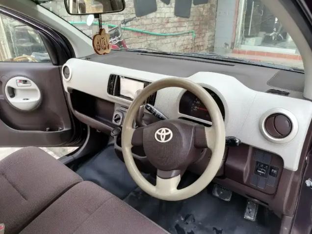 Toyota passo 2012 Model Available for Sale in Lahore