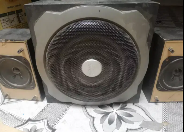 F&D woofer sound system 2.1 Available for sale