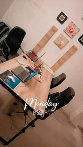 Office table Available for sale