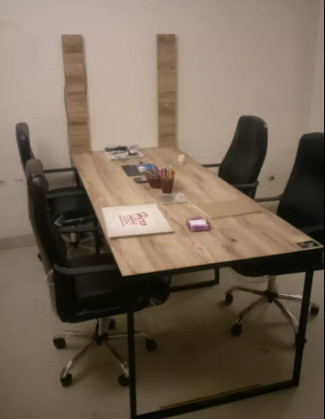 Office table Available for sale