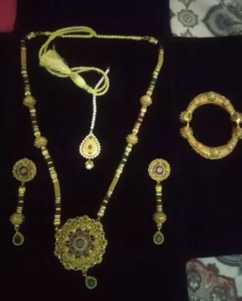 Preloved Indian set Available for sale