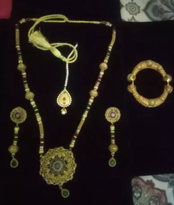 Preloved Indian set Available for sale