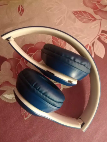 HEADPHONES AVAILABLE FOR SALE