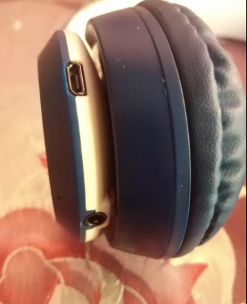 HEADPHONES AVAILABLE FOR SALE