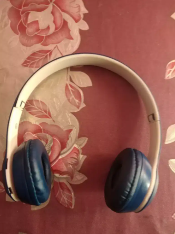 HEADPHONES AVAILABLE FOR SALE