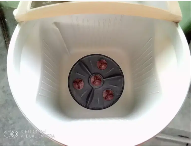 Washing machine Available for sale