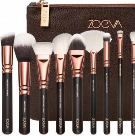 Zoeva 15 Pieces Makeup Brushes With Pouch Available for sale